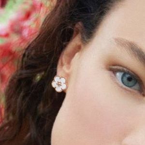 Gold plated plum flower earring